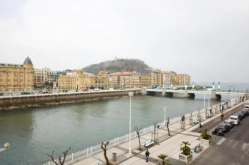 Daire Deluxe Apt-Views To Historic Maria Cristina Hotel San Sebastián İspanya